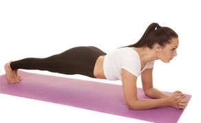 20秒减肥瑜伽动作 瘦腰瘦腿又提臀(图)