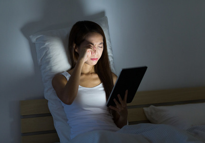 睡前做猫式减肥瑜伽 高效瘦腰(图)