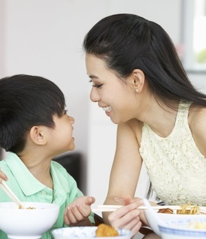 亲子瑜伽教程 助孩子减肥又增高(图)