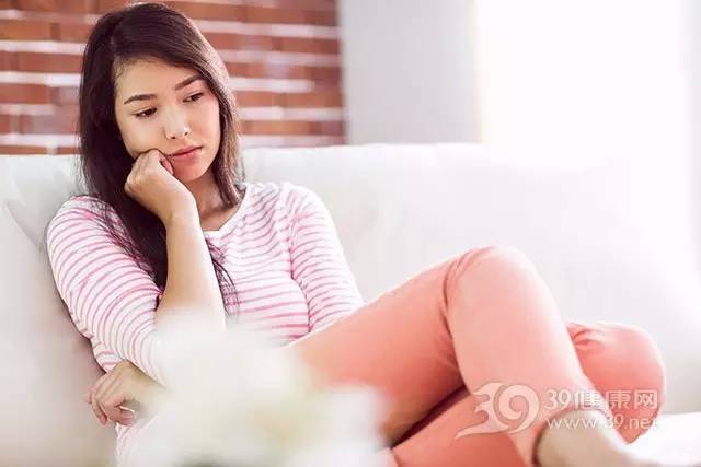 女性