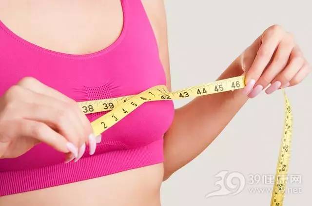 丰胸误区 长期挤乳沟易致病