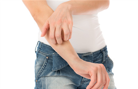 5个动作瘦手臂操 按压+扭转 