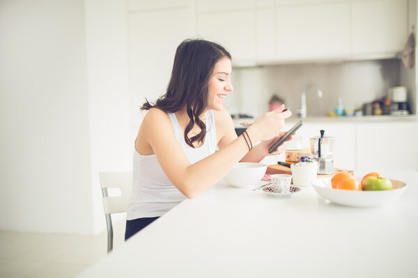 水果减肥法1月瘦10斤，但为什么我又胖了？