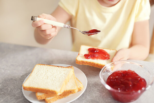 像女星一样一口面包嚼32下，真的能减肥吗？