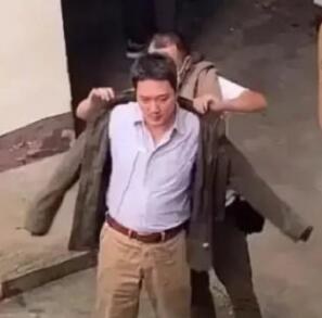 冯绍峰真的说瘦就瘦了！他的身材为什么能这么的收放自如？