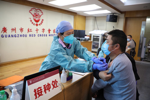 出租车司机开打疫苗，注意事项要了解