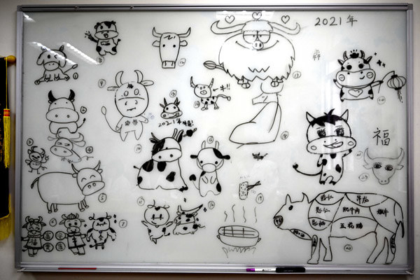 “牛气”白板年画刷屏医护朋友圈！