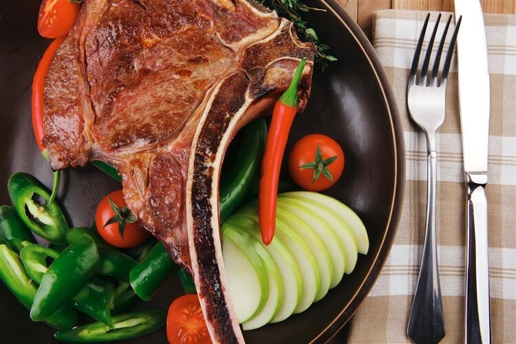 生酮饮食是在“大口吃肉中减肥”，但没有医生指导下的生酮饮食和自残差不多！