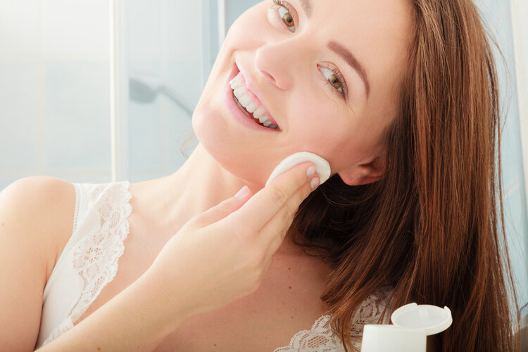 总是满脸油光怎么办？夏天油性肌肤要这样护理