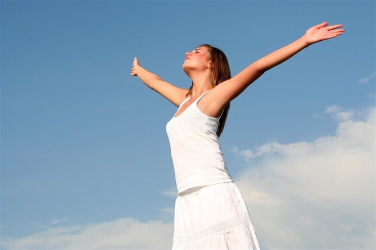 夏天太闷热，能不能不穿内衣了？事关女人的健康，不妨看看