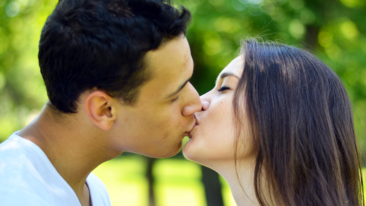 损害夫妻生活能力的事情 四个坏习惯会损害性能力
