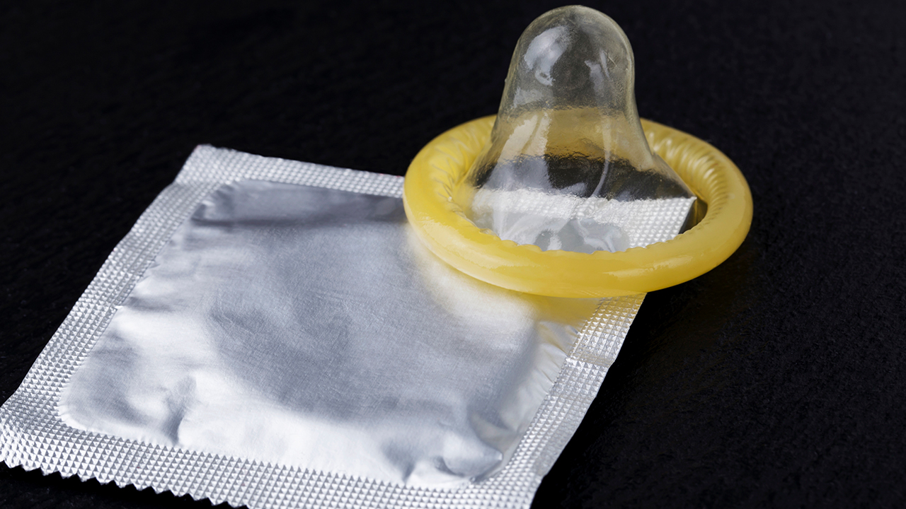 男人总是这样用错避孕套！我该怎么正确使用呢？