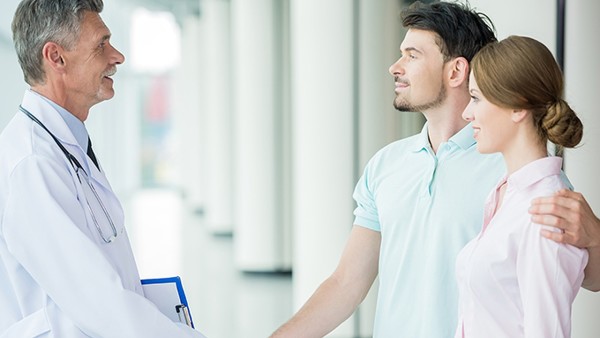 熬夜会使乳腺癌发生率增高吗？女性得乳腺癌的原因是什么？