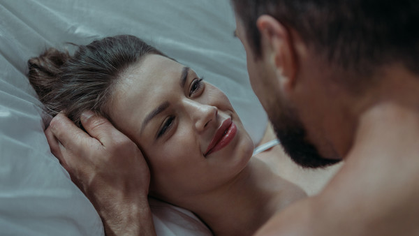 怎样让男人达到性高潮？男人性高潮的表现是什么？