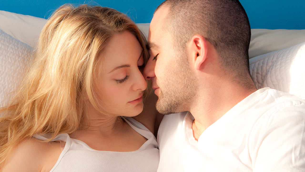 夫妻间如虎能够热情性爱？夫妻可尝试这些激情的性爱技巧