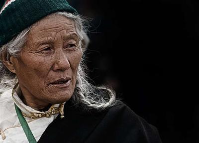 ​老年人睡觉应睡什么样的床