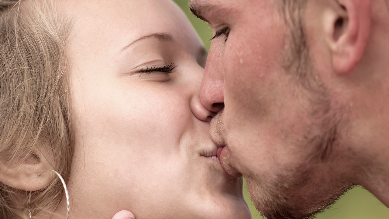 增加女人性快感的最有效方法是什么？这些性爱技巧会让夫妻生活更和谐