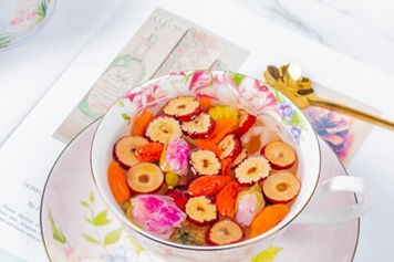 玫瑰红枣桂圆枸杞茶的功效与作用