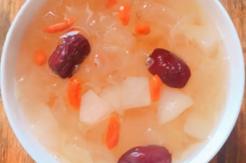 梨子红枣枸杞冰糖煮水的功效与作用