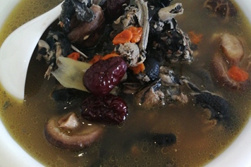 乌鸡炖红枣枸杞的功效与作用