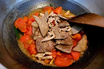 猪肝炒西红柿的功效与作用