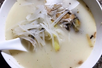 鲫鱼萝卜丝汤的功效与作用
