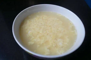 鸡蛋冲白糖水的功效与作用