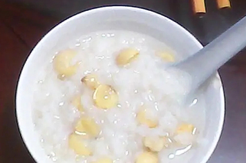 大米莲子粥的功效与作用