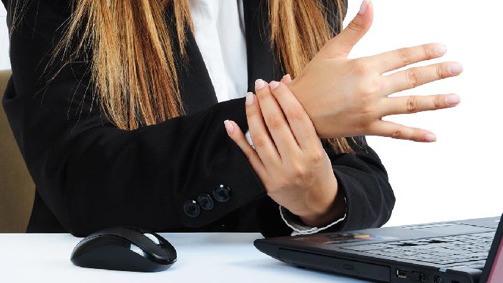 硬皮病都有哪些明显的症状?