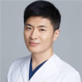 李少雷
