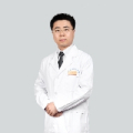 梁明